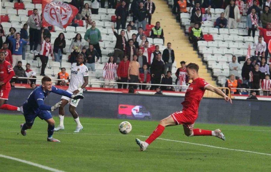 Spor Toto Süper Lig: Antalyaspor: 3 - Alanyaspor: 1 (maç Sonucu)