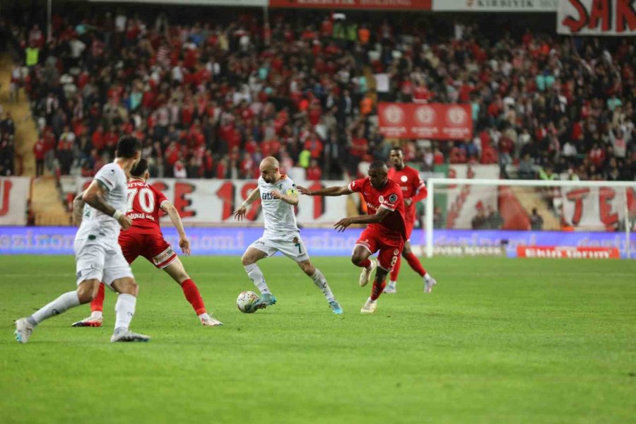 Spor Toto Süper Lig: Antalyaspor: 3 - Alanyaspor: 1 (maç Sonucu)