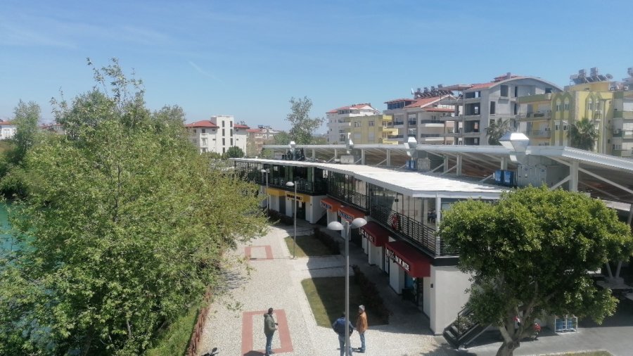 Manavgat Balıkçılar Çarşısı’nda Baca Yangını Ucuz Atlatıldı