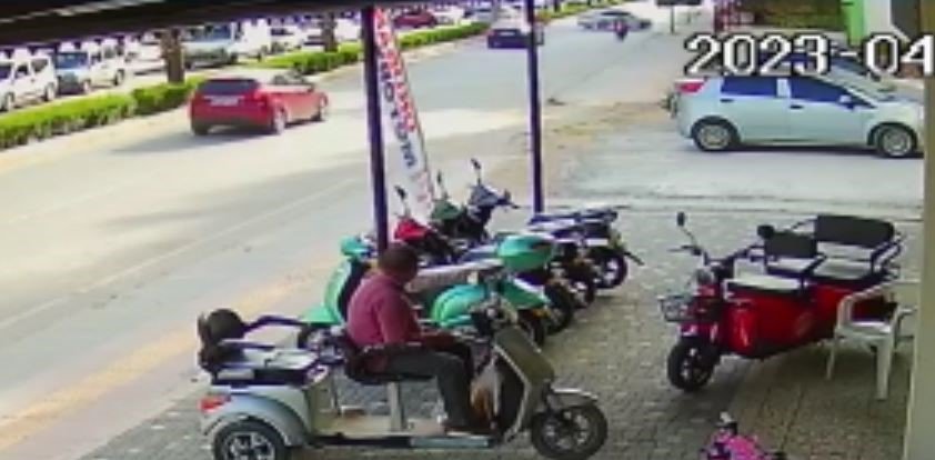 Motosiklet Sürücüsünün Hastanelik Olduğu Kaza Kamerada