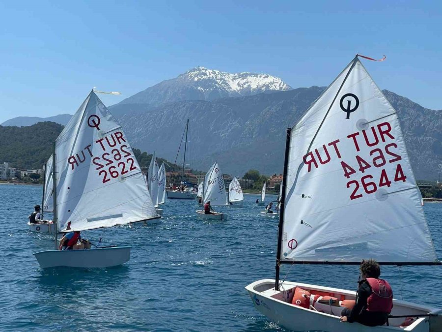 Geleceğin Denizcileri Ödüllerini Aldı