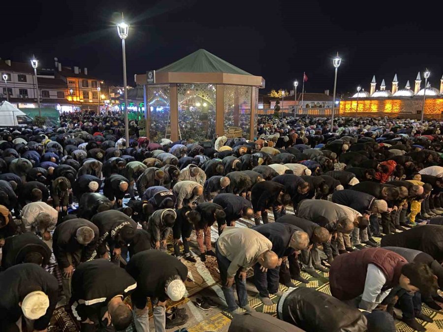 Konya’da Kadir Gecesi Coşkusu