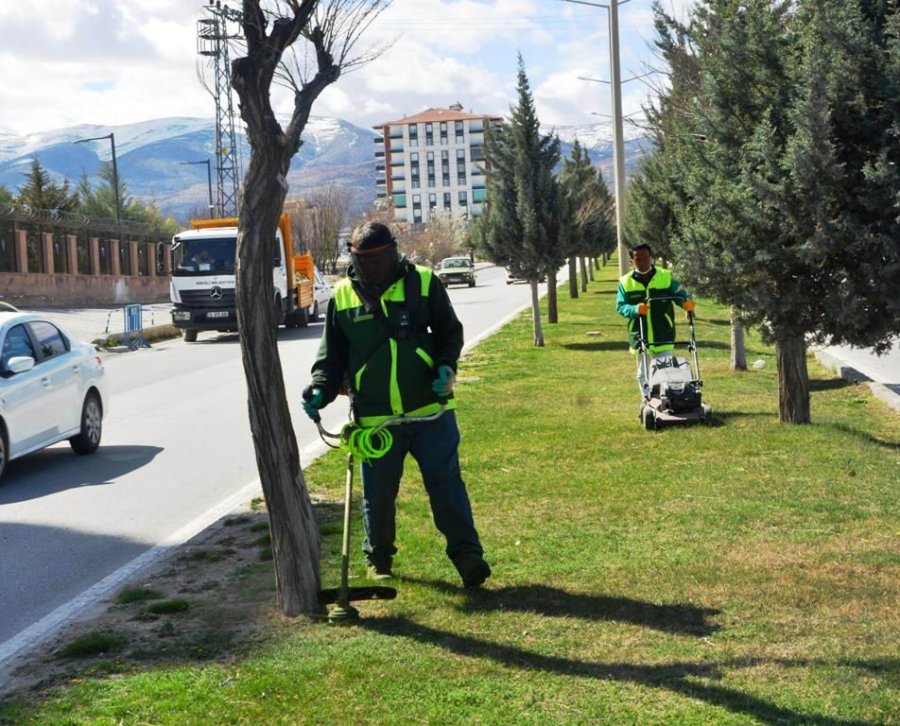 Ereğli Belediyesi Temizlik Ve Bakım Çalışmalarını Sürdürüyor