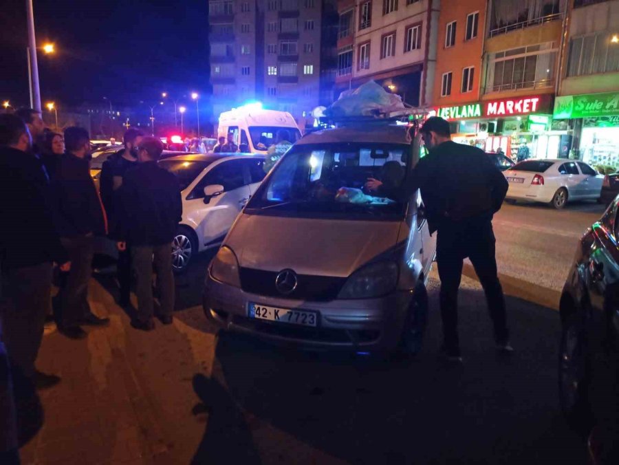 Yayaya Çarpan Sürücü Aracını Park Edip Gitti