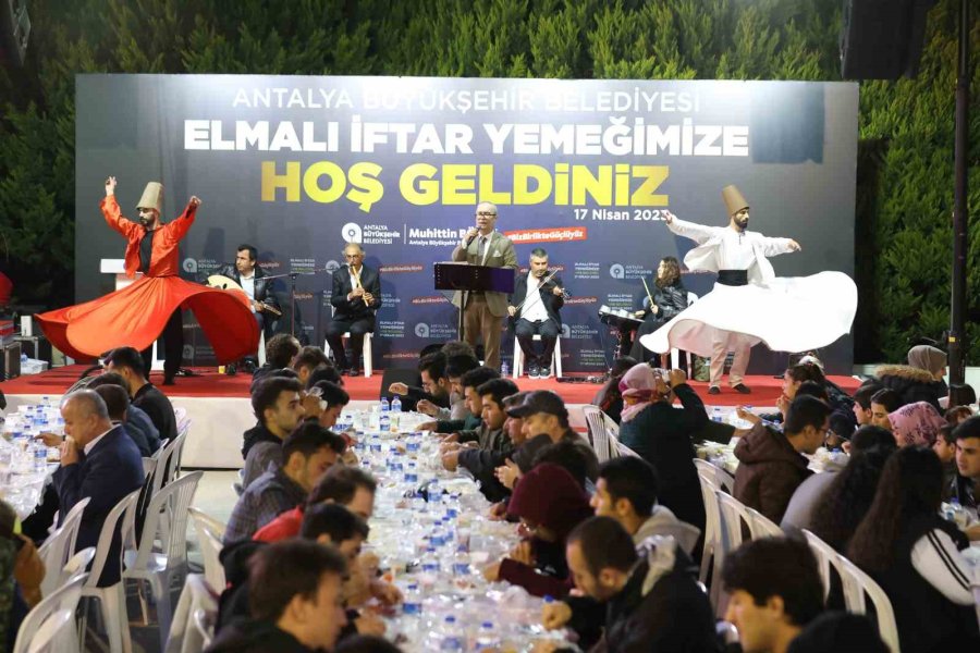 Başkan Böcek, Kadir Gecesi’ni Elmalı’da Geçirdi