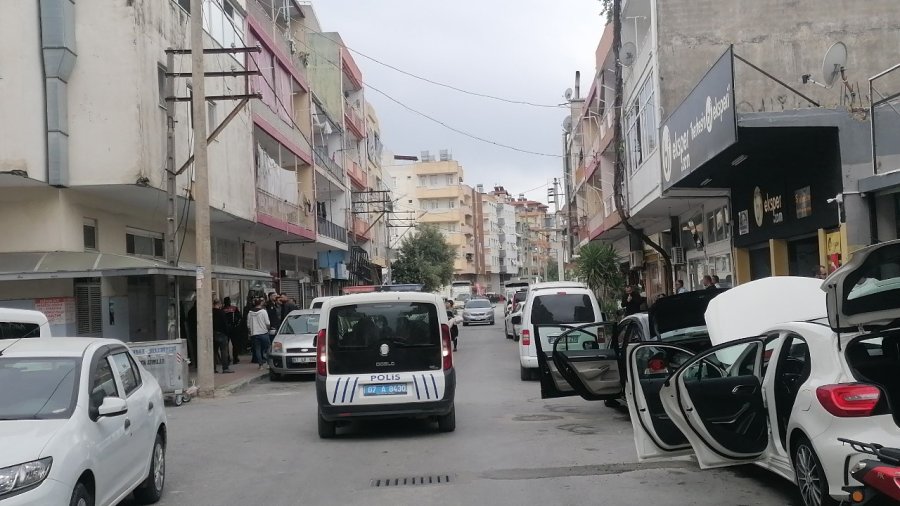 Berber Dükkanına Pompalı Tüfekle Ateş Edip Kaçtılar