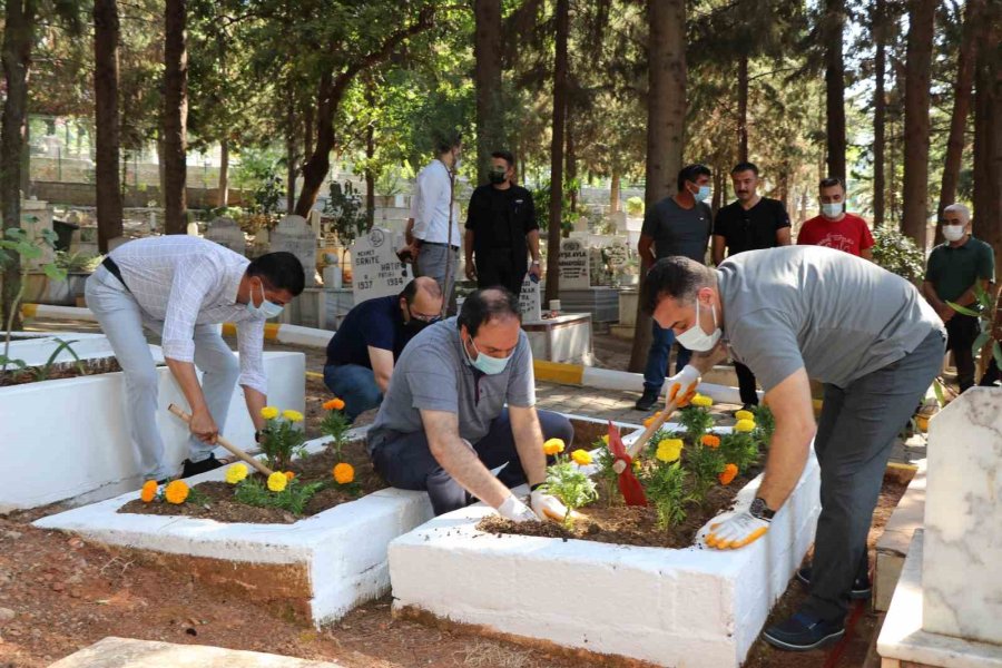 Alanya Belediyesi Ramazan Bayramı’nda 62 Bin 500 Çiçek Dağıtacak