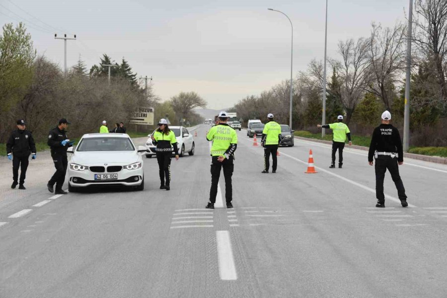 Konya Polisinden Bayram Tatili Yolundaki Sürücülere Uyarı