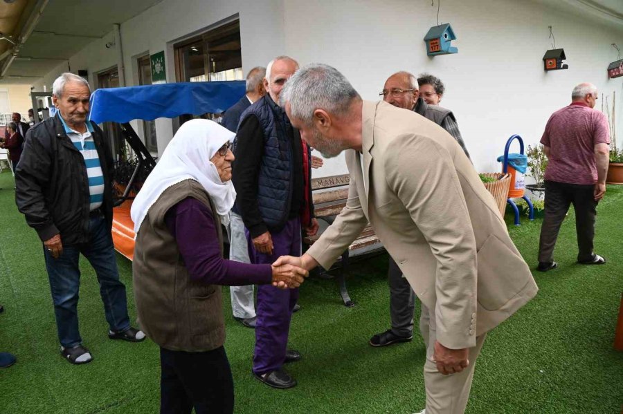 Başkan Şükrü Sözen Belediye Personeliyle Bayramlaştı