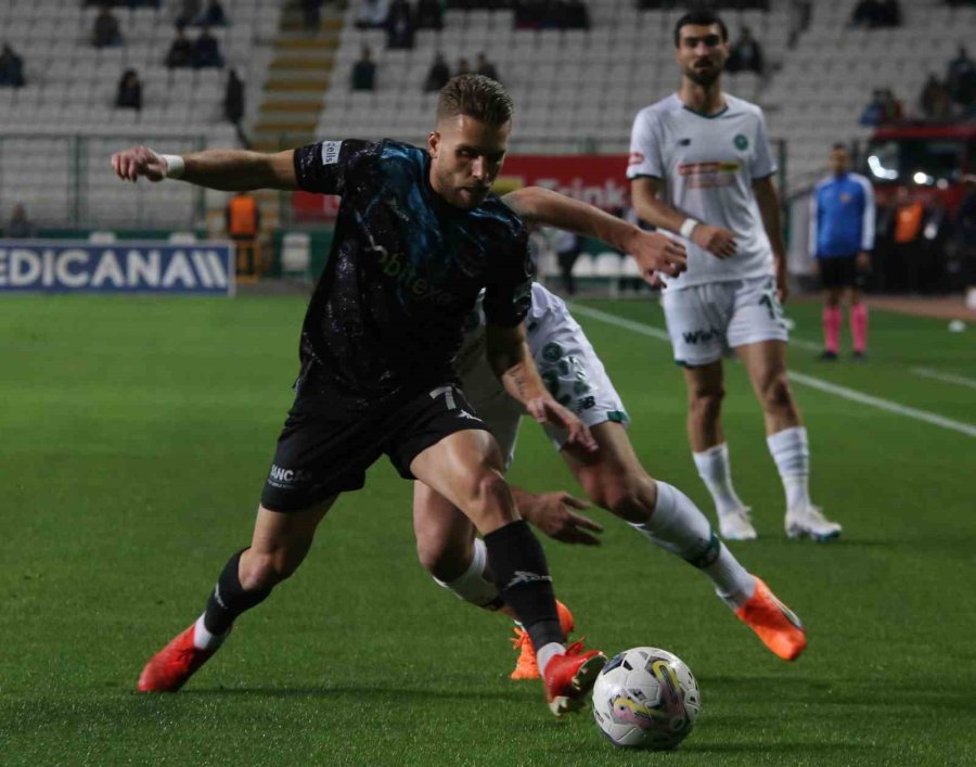 Spor Toto Süper Lig: Konyaspor: 1 - Adana Demirspor: 1 (ilk Yarı)