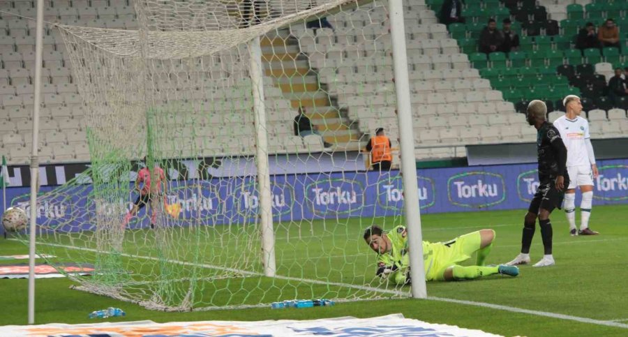 Spor Toto Süper Lig: Konyaspor: 1 - Adana Demirspor: 1 (ilk Yarı)