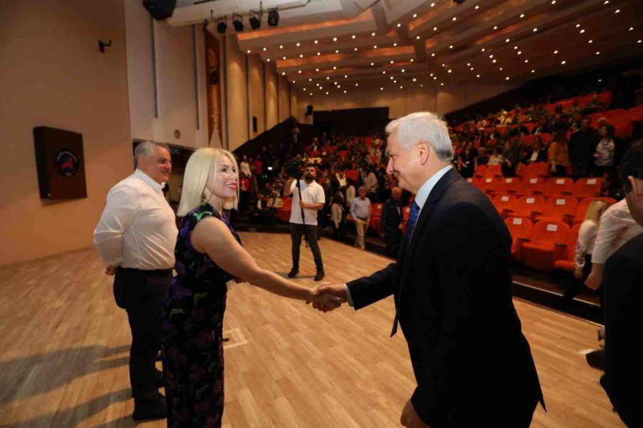 Akdeniz Üniversitesi Ailesi Bayramlaştı