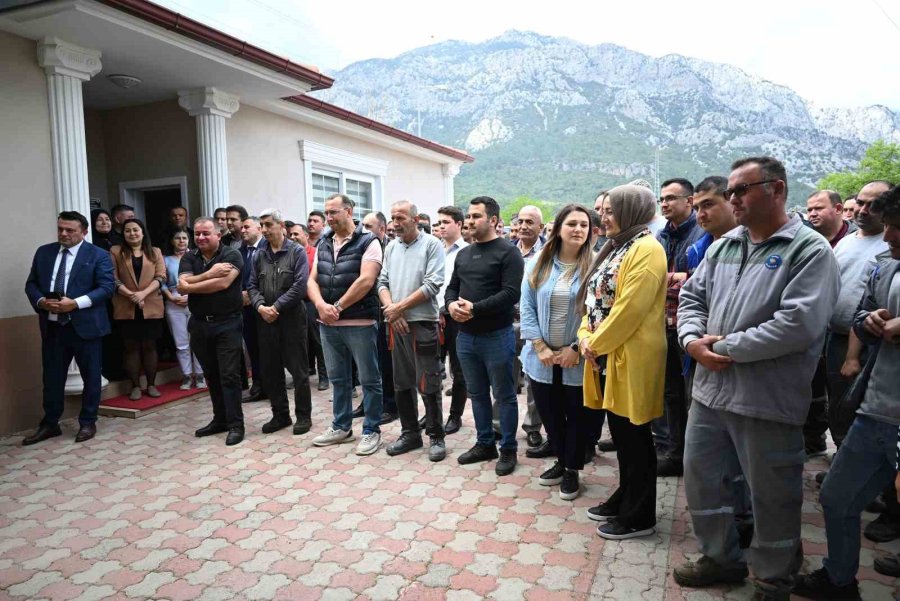 Başkan Topaloğlu Belediye Personeli İle Bayramlaştı