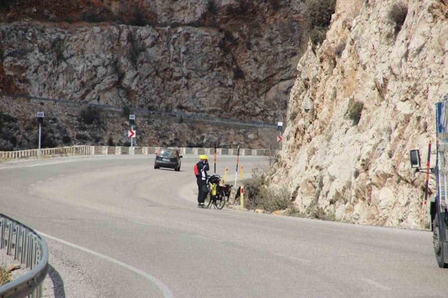 Bisikletiyle 25 Yıldır Pedal Çevirmediği İl Ve İlçe Kalmadı