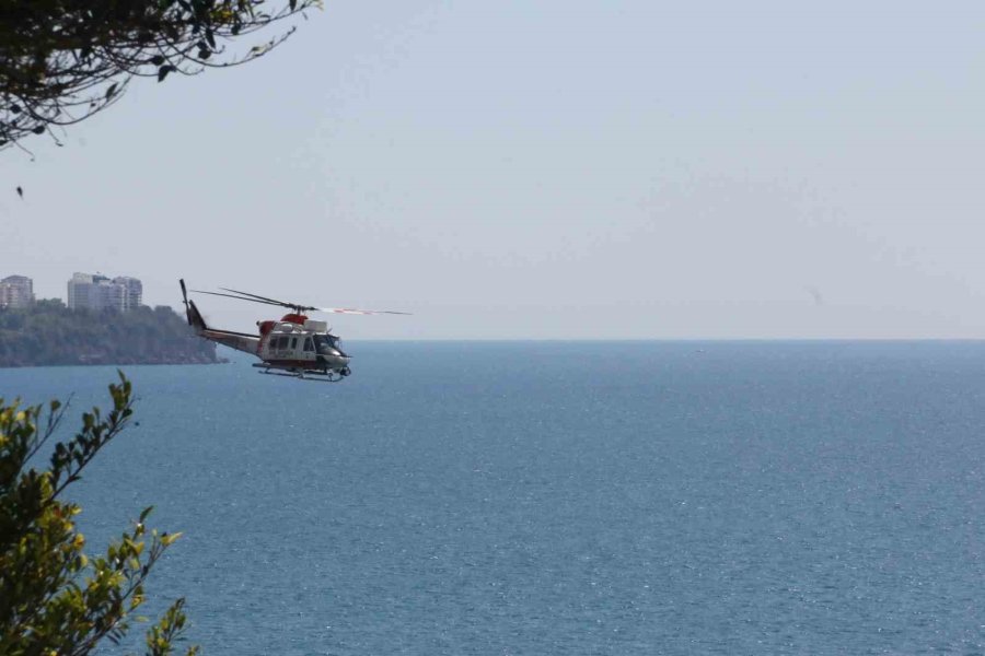 Antalya’da Dünyaca Ünlü Sahilde Bayram Yoğunluğu Yaz Aylarını Aratmadı