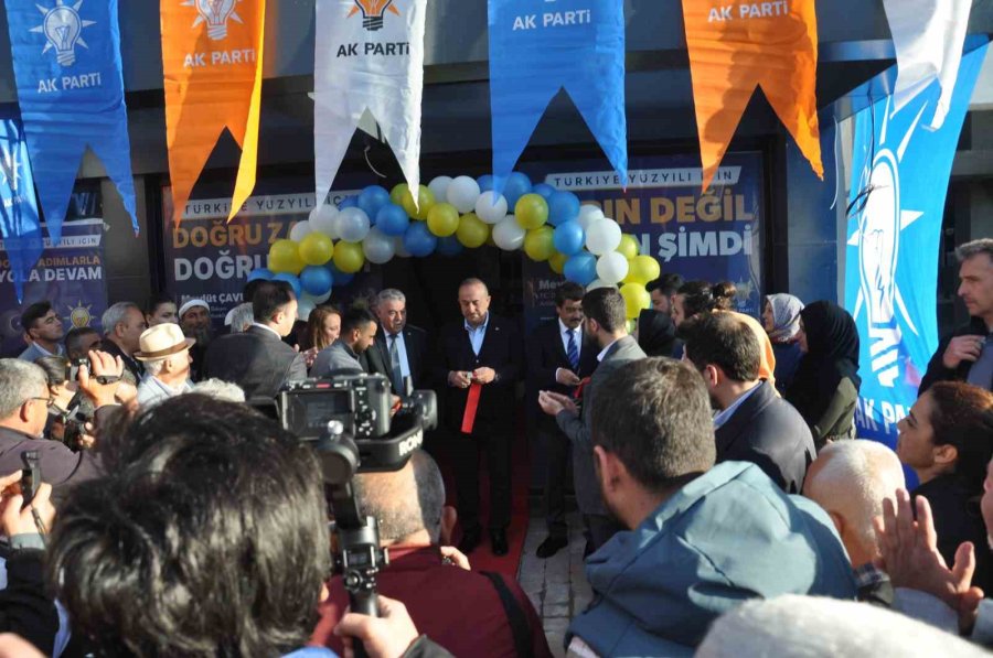 Bakan Çavuşoğlu Bayram Namazını Gazipaşa’da Kıldı