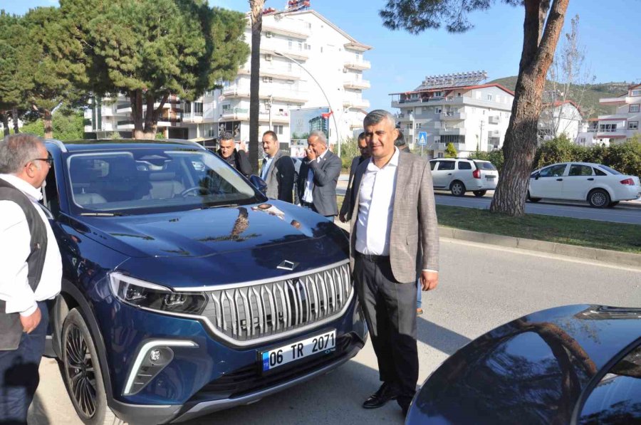 Bakan Çavuşoğlu Bayram Namazını Gazipaşa’da Kıldı