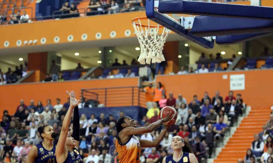 Çukurova Basketbol Final Serisine Mağlup Başladı