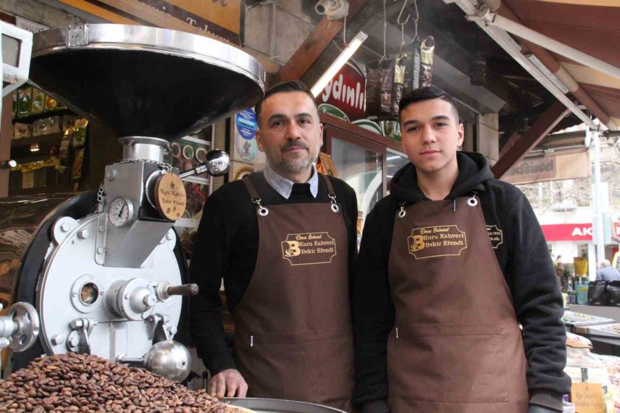 Bayramın Vazgeçilmezi, Pişirme Yöntemiyle Dünyaca Meşhur Türk Kahvesi