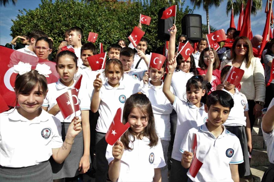 Mersin’de 23 Nisan Coşkuyla Kutlandı