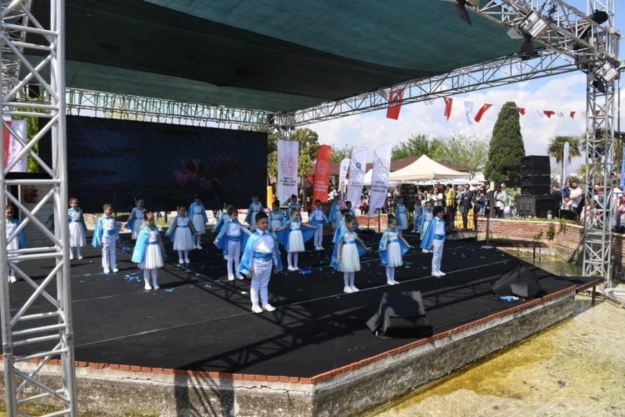 Çocuk Valinin İlk Talimatı Yaşıtlarının Güvenliği Oldu