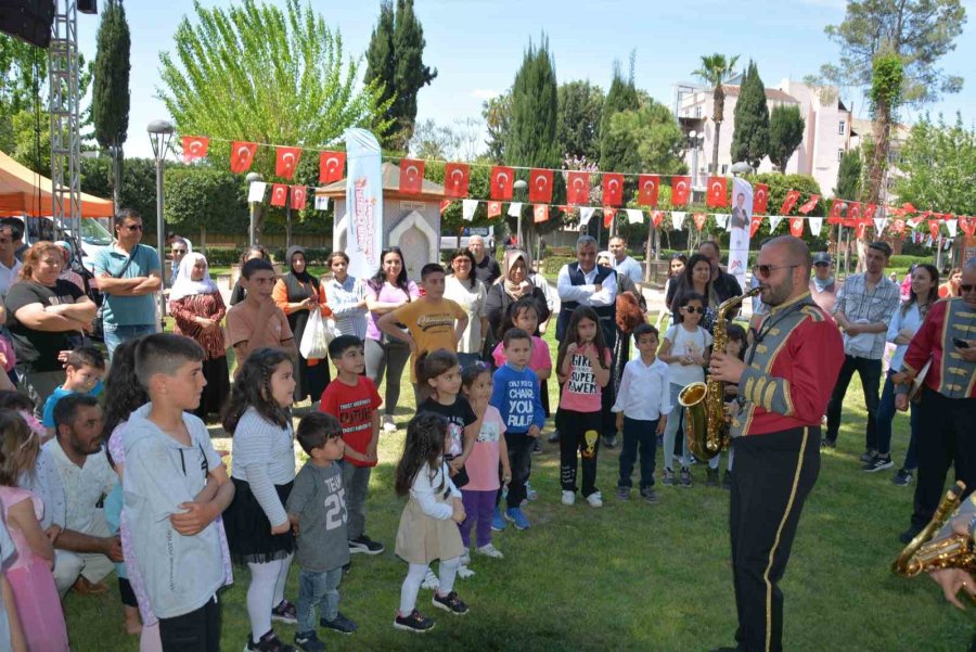 Mersin’de 23 Nisan’a Özel ’çocuk Şarkıları’ Etkinliği Düzenlendi