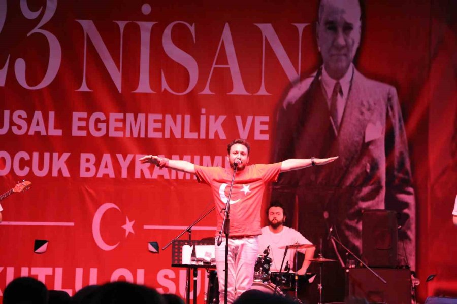 Döşemealtı’nda 23 Nisan, Karnaval Havasında Kutlandı