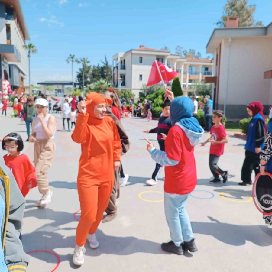 Aksu’da Depremzede Çocuklar Gönüllerince Eğlendi