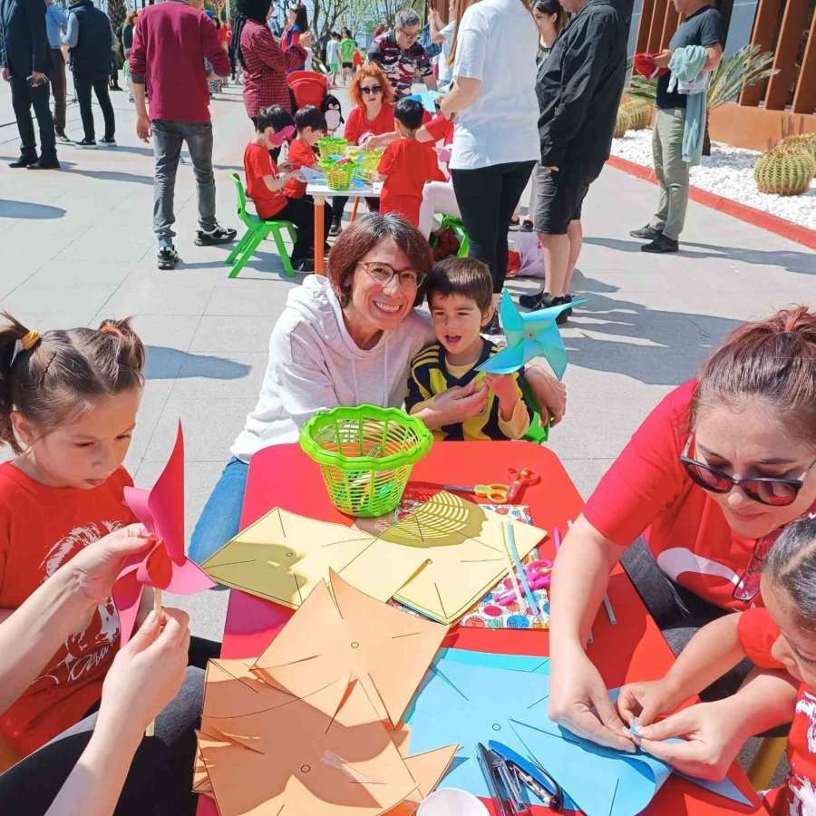 Aksu’da Depremzede Çocuklar Gönüllerince Eğlendi