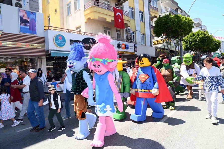 Manavgat’ta 23 Nisan Coşkusu