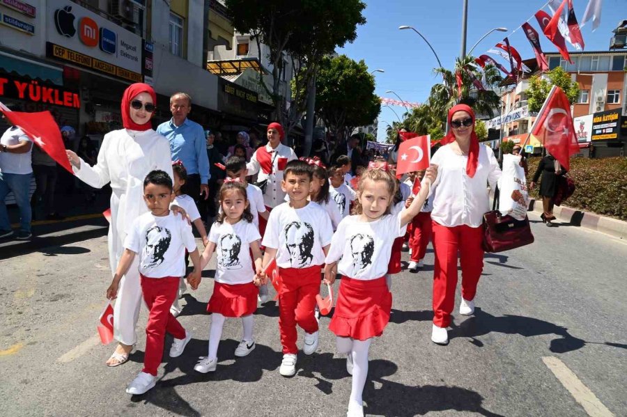 Manavgat’ta 23 Nisan Coşkusu