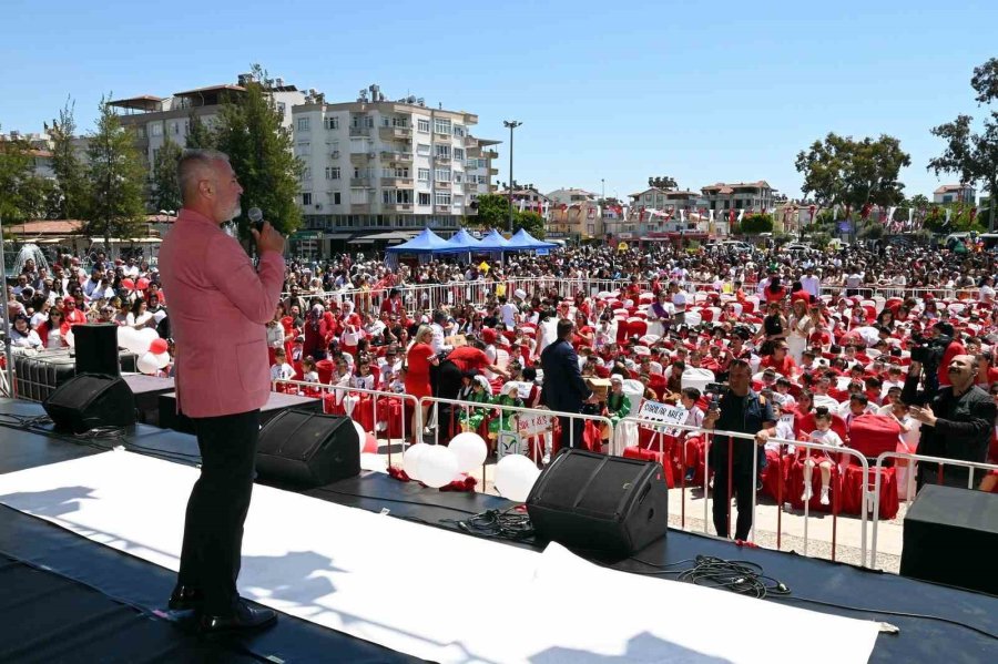 Manavgat’ta 23 Nisan Coşkusu