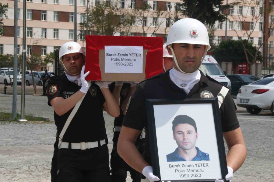 Kazada Hayatını Kaybeden Polis Memuruna Hamile Eşi Ve Babasından En Acı Görev