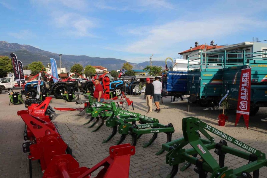 Kaş’ta “2. Tarım, Seracılık, Gıda Ve Tarım Makineleri İhtisas Fuarı” Açıldı