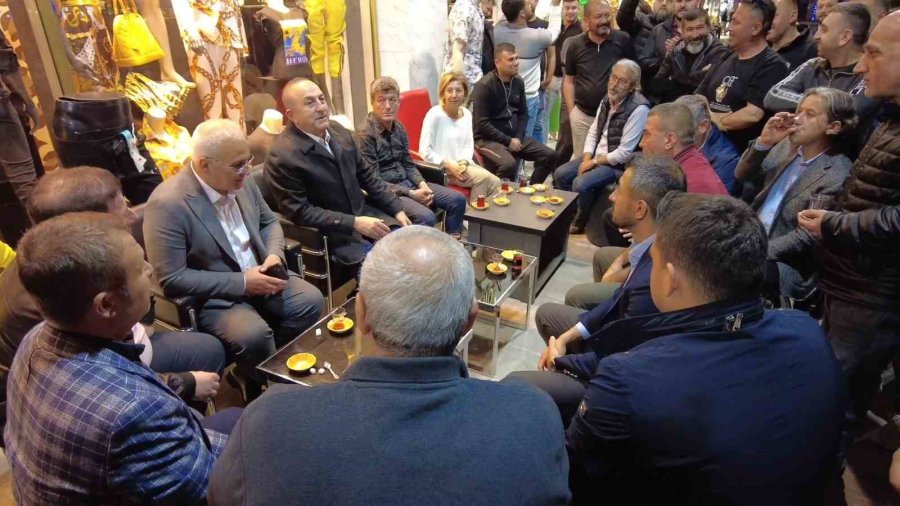 Bakan Çavuşoğlu Togg İle Gezdi, Turist Ve Esnaf Yoğun İlgi Gösterdi