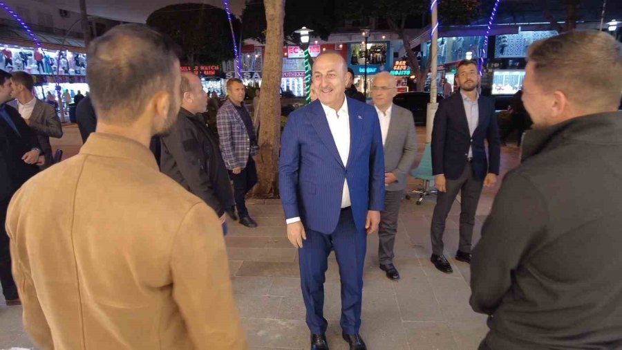 Bakan Çavuşoğlu Togg İle Gezdi, Turist Ve Esnaf Yoğun İlgi Gösterdi