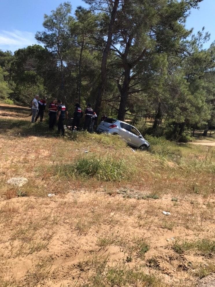 Yoldan Çıkıp Ormanlık Alana Uçan Otomobil Sürücüsü Yaralandı