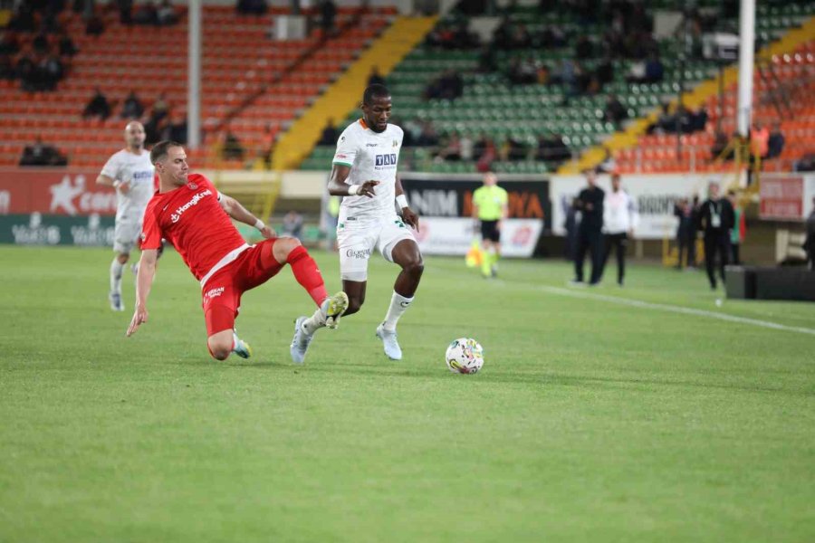 Spor Toto Süper Lig: Corendon Alanyaspor: 1 - Ümraniyespor: 0 (maç Sonucu)