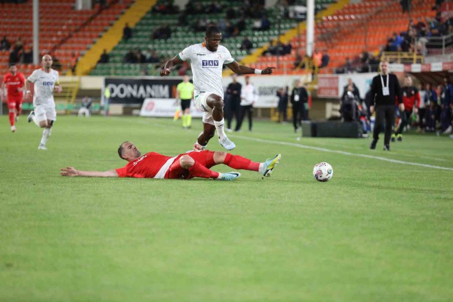 Spor Toto Süper Lig: Corendon Alanyaspor: 1 - Ümraniyespor: 0 (maç Sonucu)