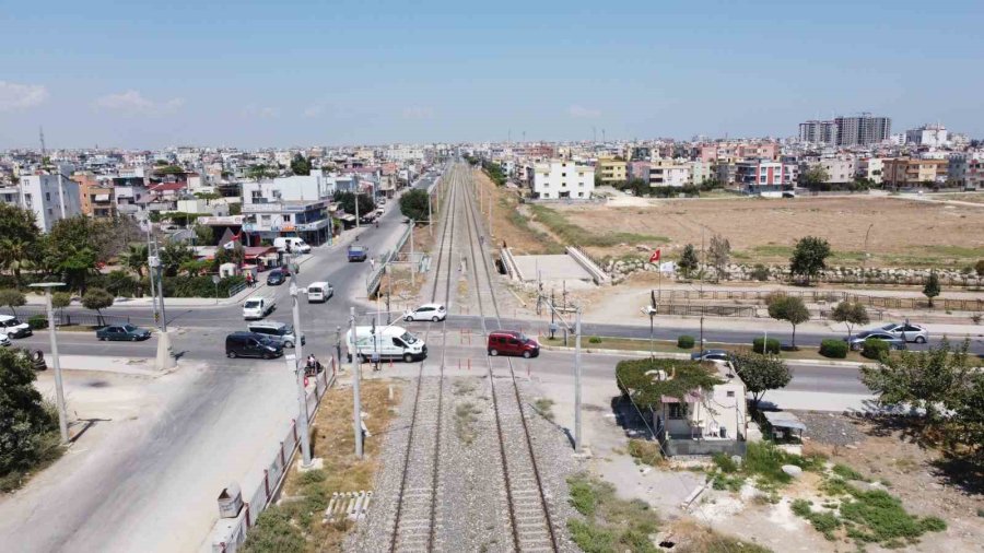 Tarsus’u İkiye Bölen Tren Yolu Yer Altına İniyor