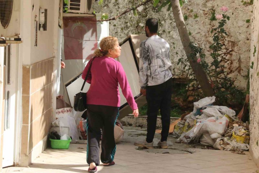 Tahliye Taahhütnamesine İtiraz Süresini Kaçırınca Eşyalarını Dışarıda Buldu