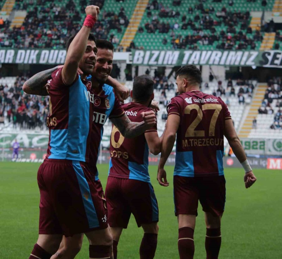 Spor Toto Süper Lig: Konyaspor: 1 - Trabzonspor: 1 (ilk Yarı)