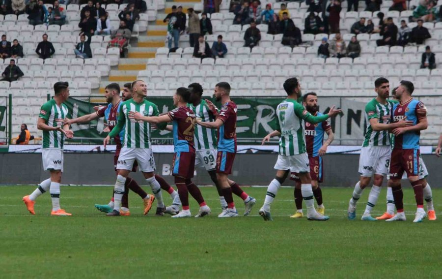 Spor Toto Süper Lig: Konyaspor: 1 - Trabzonspor: 1 (ilk Yarı)