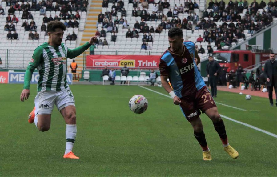 Spor Toto Süper Lig: Konyaspor: 1 - Trabzonspor: 1 (ilk Yarı)