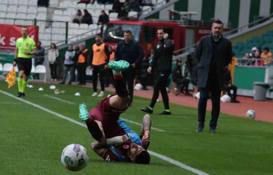 Spor Toto Süper Lig: Konyaspor: 1 - Trabzonspor: 1 (ilk Yarı)