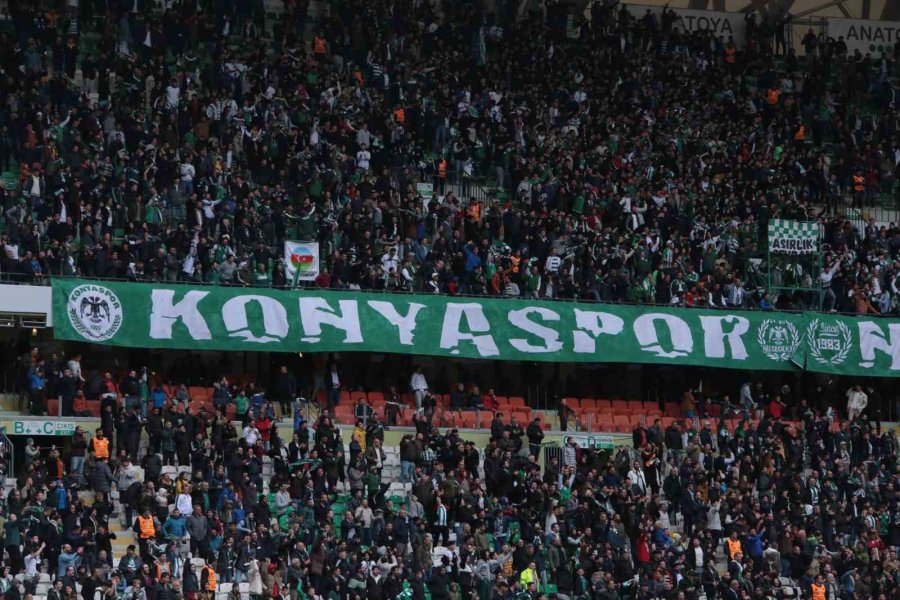 Spor Toto Süper Lig: Konyaspor: 1 - Trabzonspor: 1 (ilk Yarı)