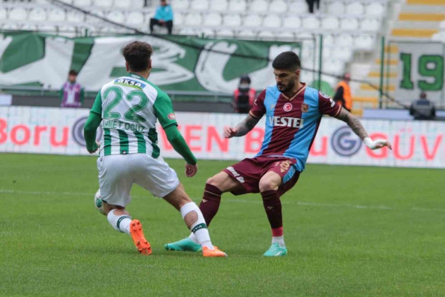 Spor Toto Süper Lig: Konyaspor: 1 - Trabzonspor: 1 (ilk Yarı)