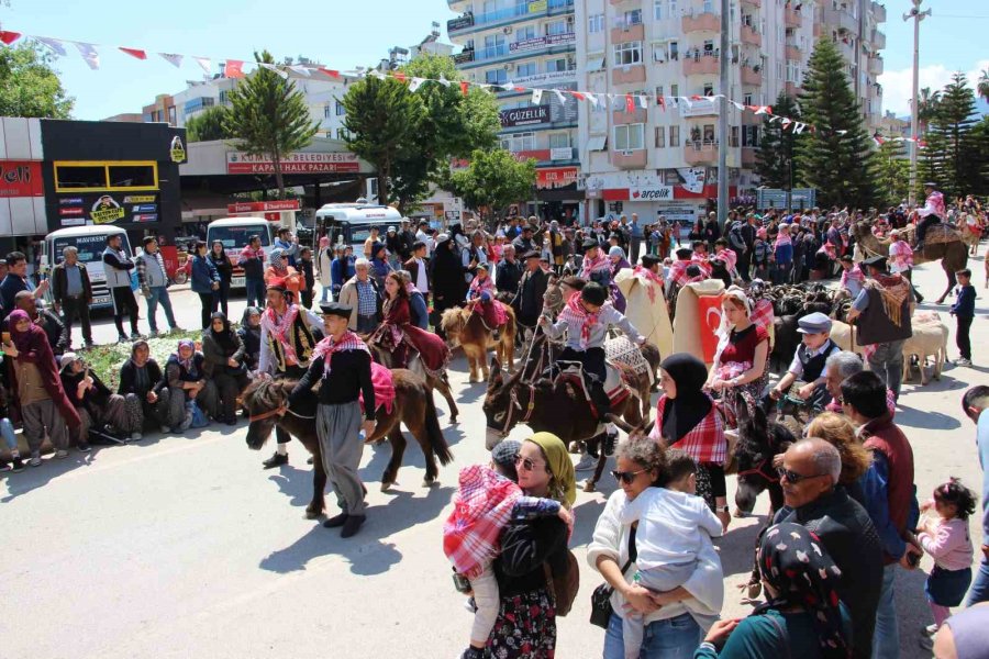 Yörük Göçü Korteji Renkli Görüntülere Sahne Oldu