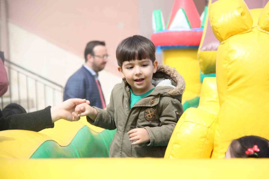 Öğretmenler, Bu Sefer Depremzede Çocuklar İçin El Ele Verdi