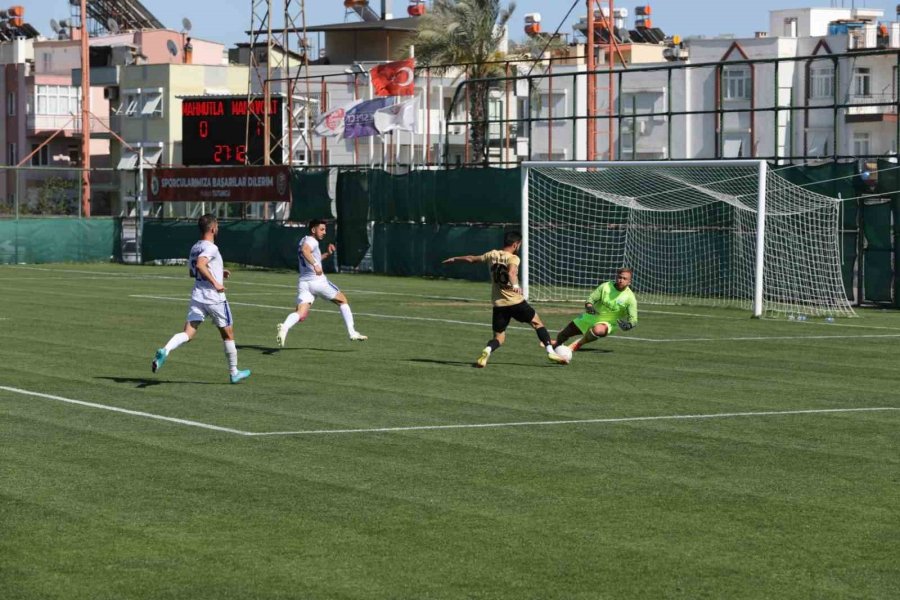 Manavgat Belediyespor Mahmutlar’ı 5-0 Mağlup Etti